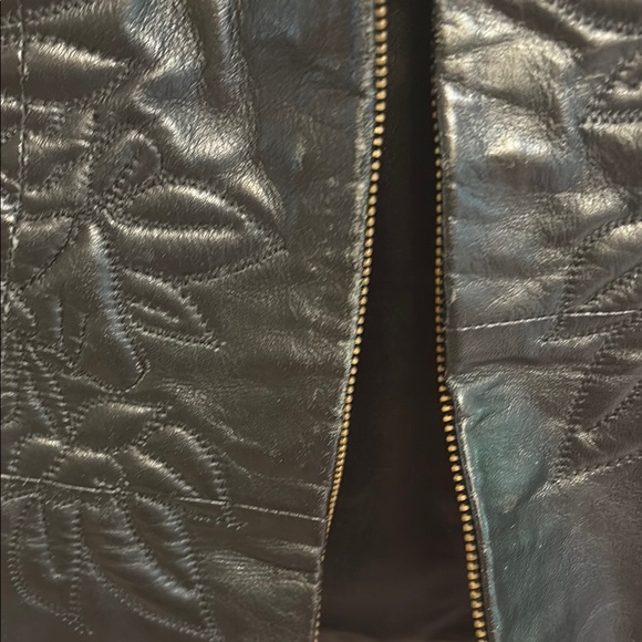 Black Leather Vest with Detailing - Picture 7 of 8